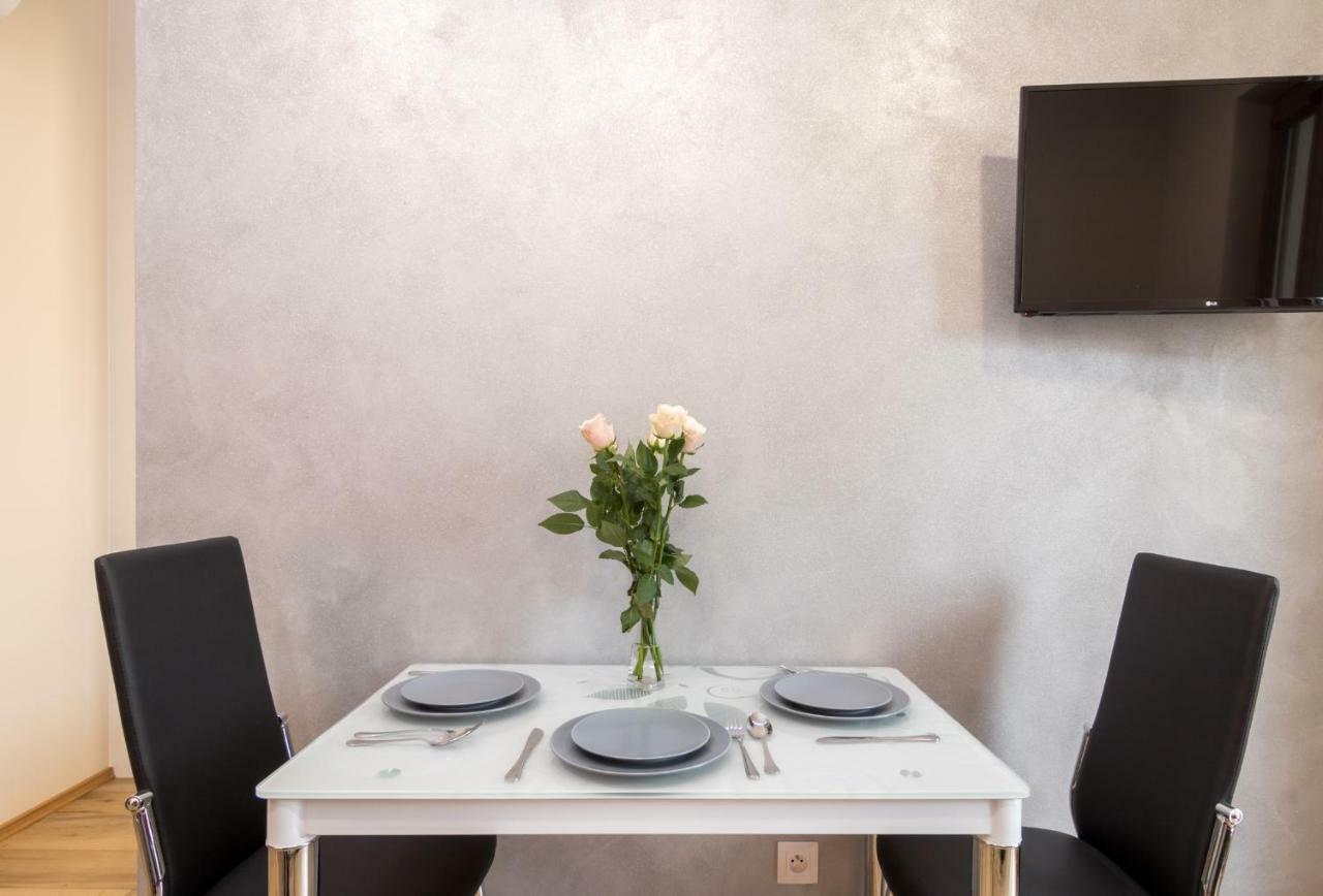 Angel Apartament Krakow Bagian luar foto
